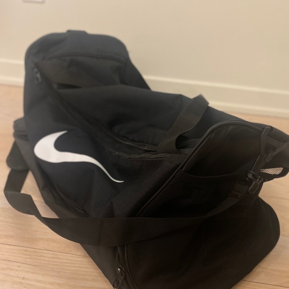 Nike Black Duffel Bags - Picture 6 of 6